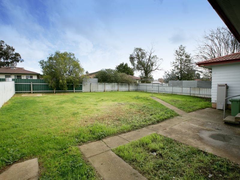 137 Raye Street, Tolland NSW 2650