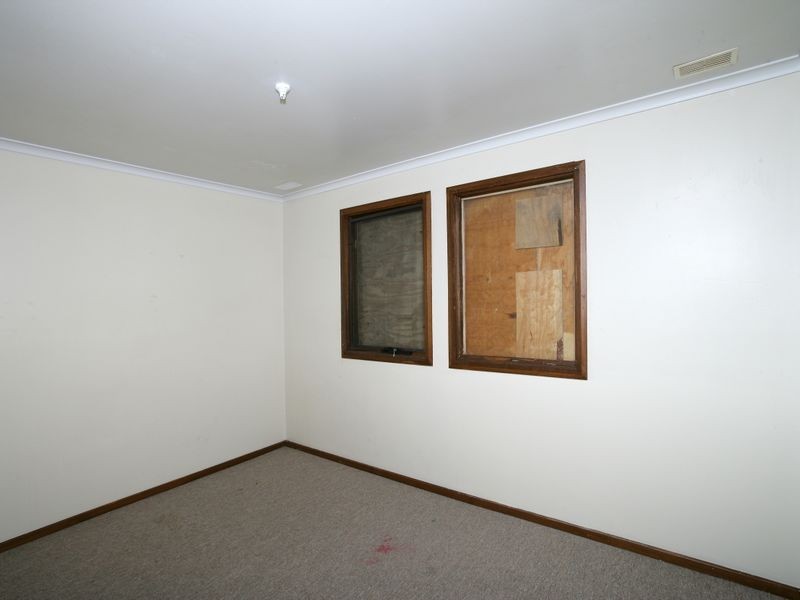 4 Toy Place, Tolland NSW 2650