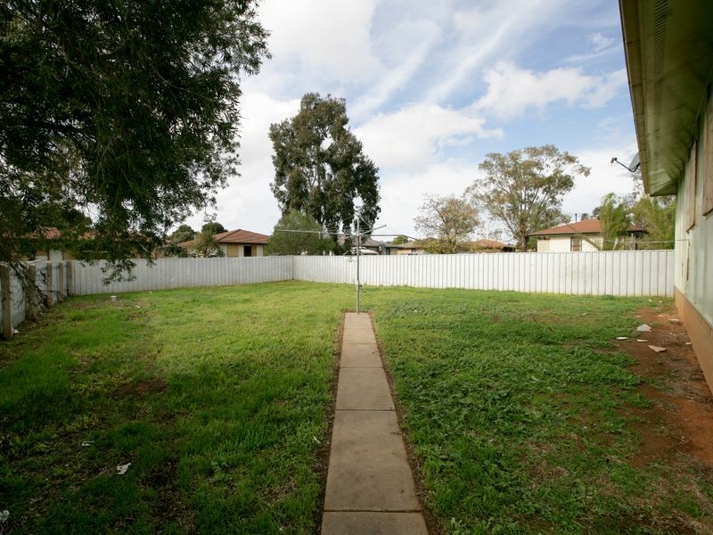 4 Toy Place, Tolland NSW 2650
