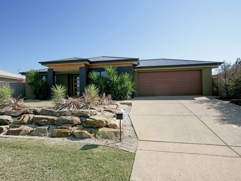 26 Mirrul Street, Glenfield Park NSW 2650