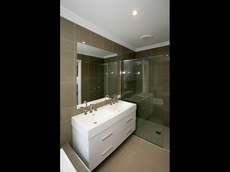 26 Mirrul Street, Glenfield Park NSW 2650