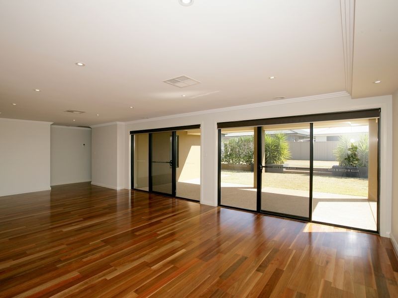 26 Mirrul Street, Glenfield Park NSW 2650