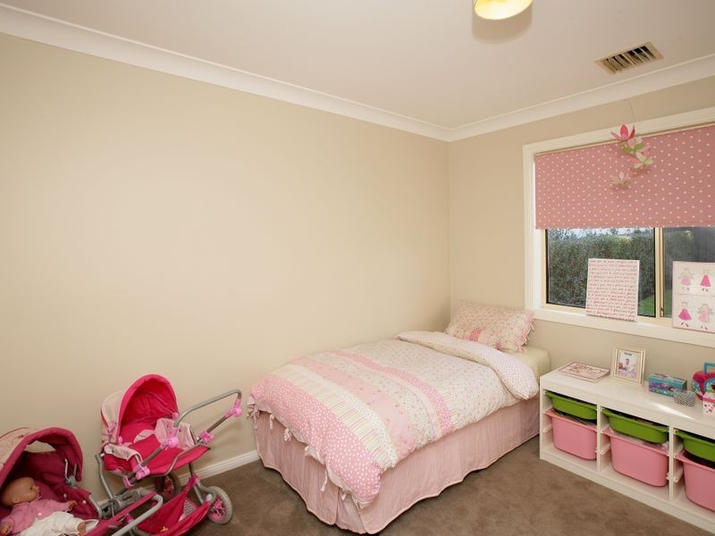 48 Kimberley Drive, Tatton NSW 2650