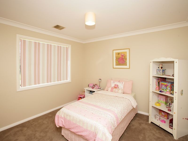 48 Kimberley Drive, Tatton NSW 2650