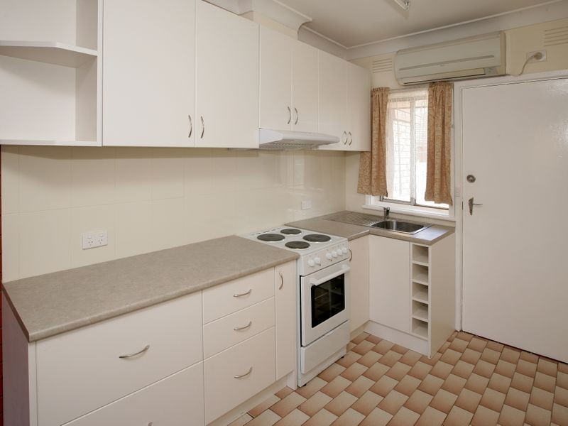 4/6 Joyes Place, Tolland NSW 2650