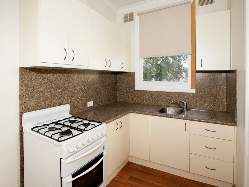 9 Scherger Place, Mount Austin NSW 2650