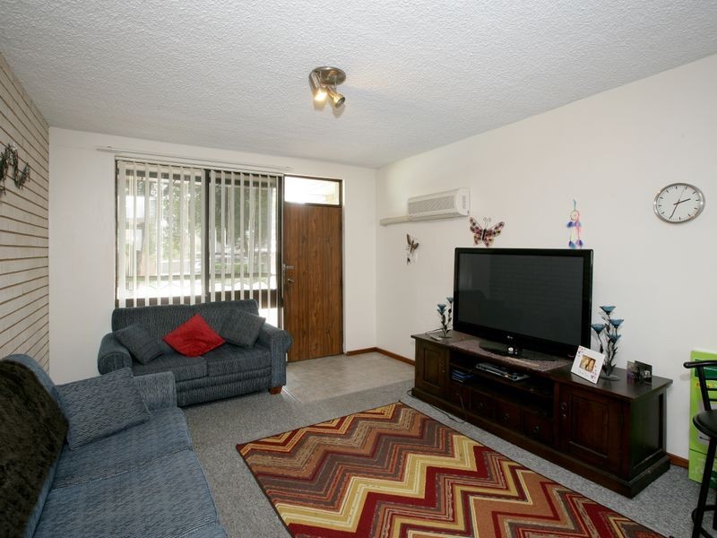 2/9 Nordlingen Drive, Tolland NSW 2650