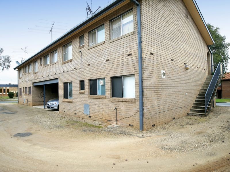 2/9 Nordlingen Drive, Tolland NSW 2650