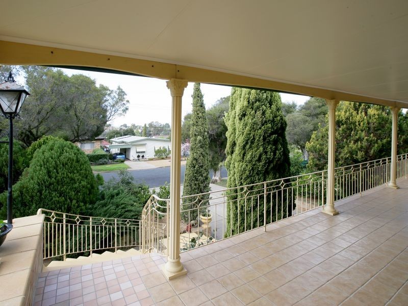 40 Grove Street, Kooringal NSW 2650