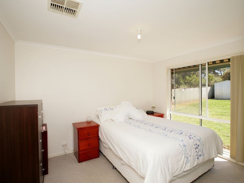 79 Pugsley Avenue, Estella NSW 2650