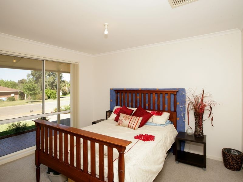 79 Pugsley Avenue, Estella NSW 2650