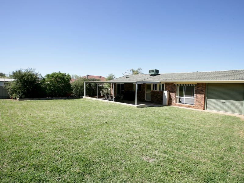 79 Pugsley Avenue, Estella NSW 2650
