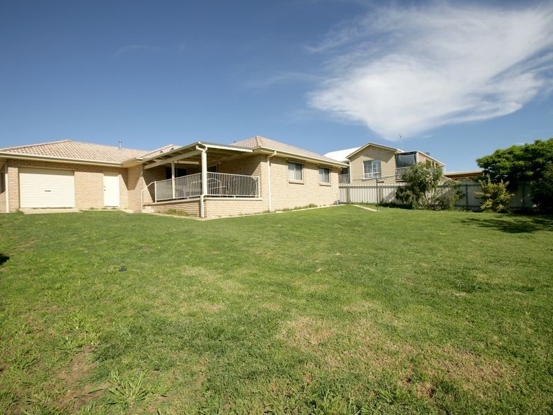 Lloyd NSW 2650