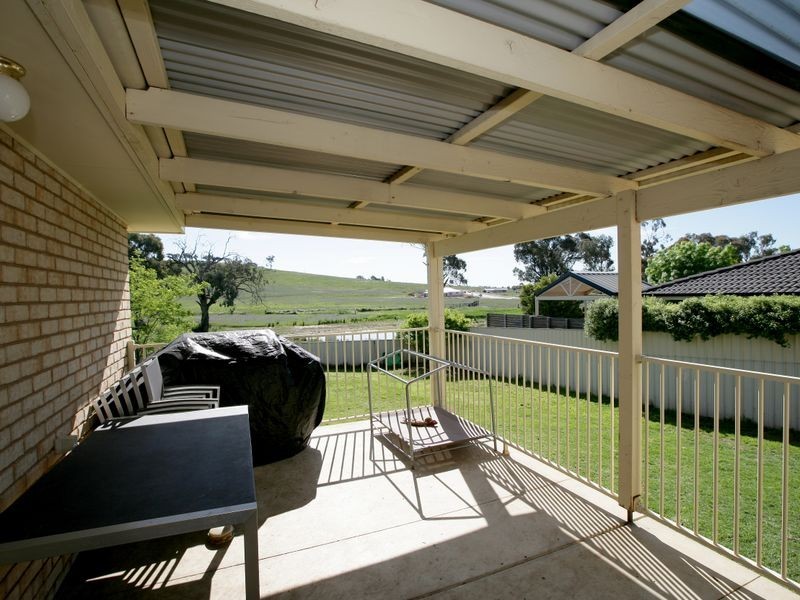 Lloyd NSW 2650