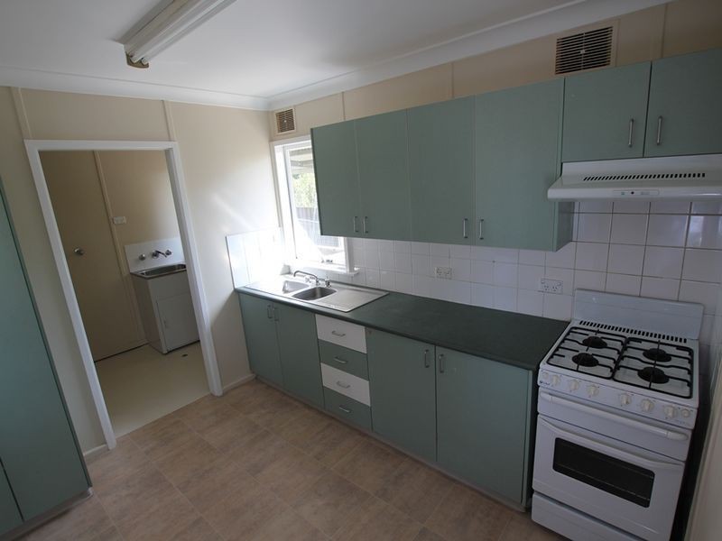 41 Ziegler Avenue, Kooringal NSW 2650