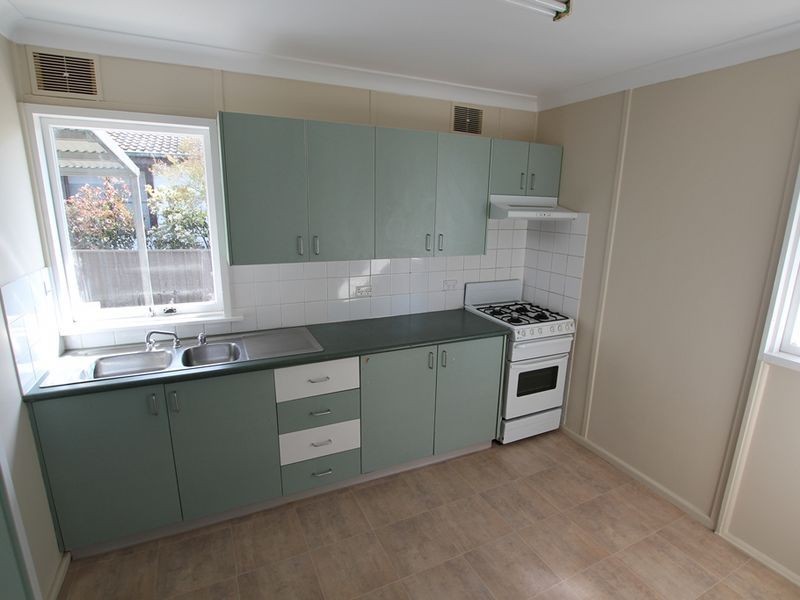 41 Ziegler Avenue, Kooringal NSW 2650