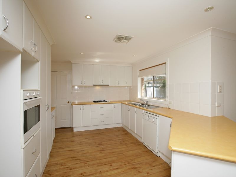 9 Grampian Place, Tatton NSW 2650