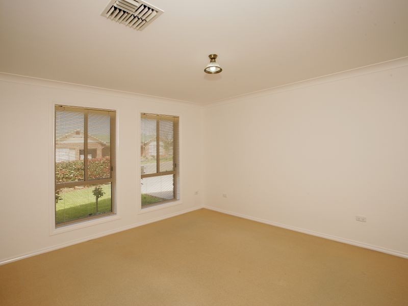 9 Grampian Place, Tatton NSW 2650