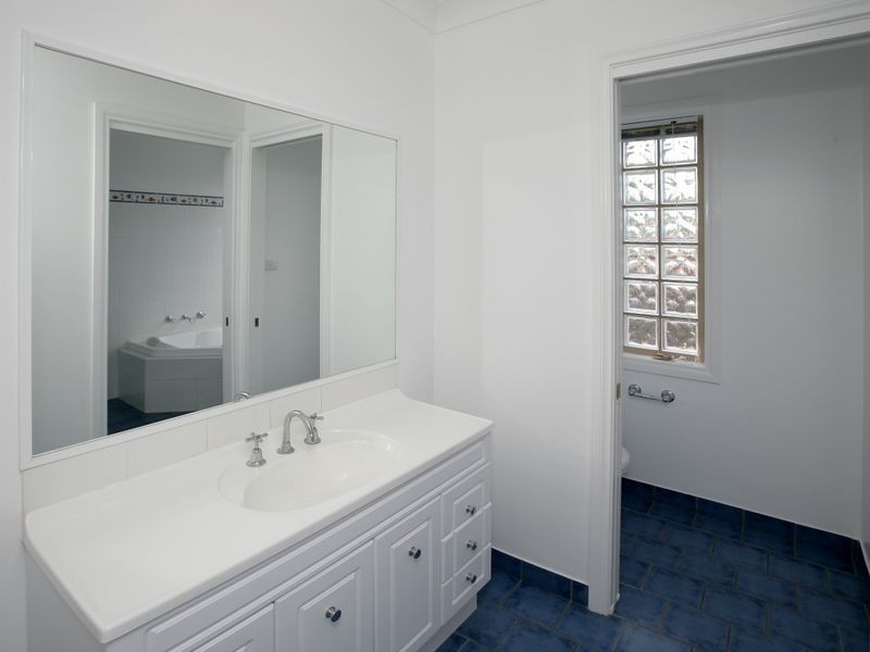 9 Grampian Place, Tatton NSW 2650