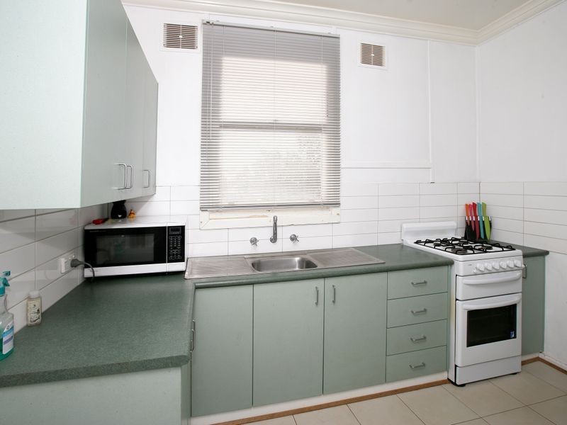 23 Phillip Avenue, Mount Austin NSW 2650