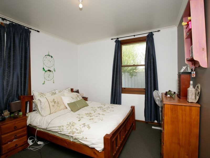 23 Phillip Avenue, Mount Austin NSW 2650