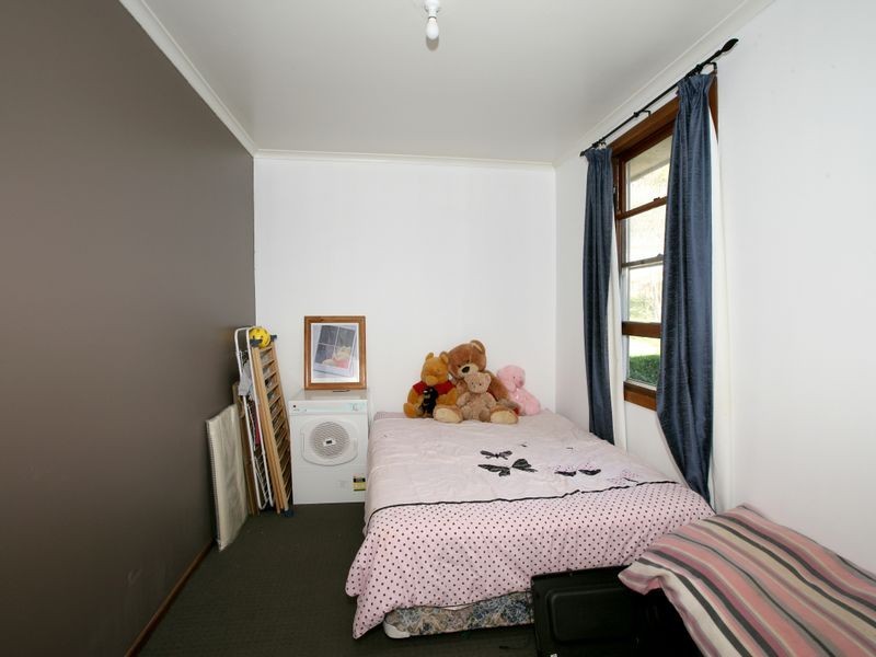 23 Phillip Avenue, Mount Austin NSW 2650