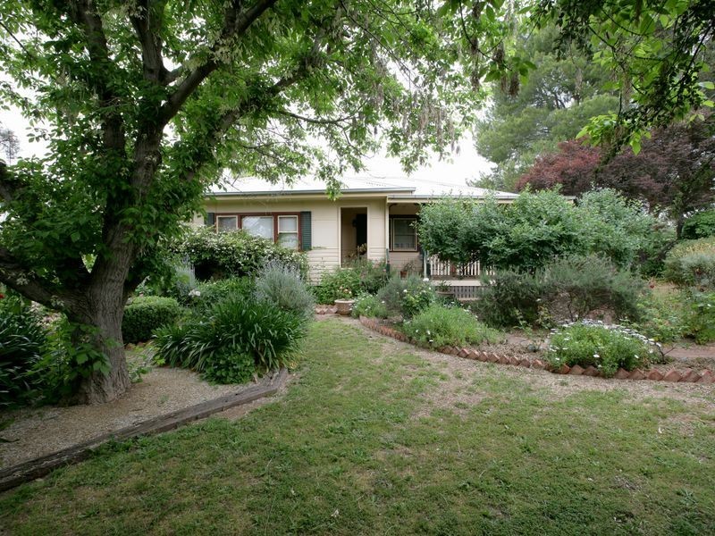 21 Benedict Avenue, San Isidore NSW 2650