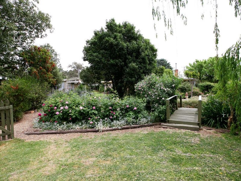 21 Benedict Avenue, San Isidore NSW 2650