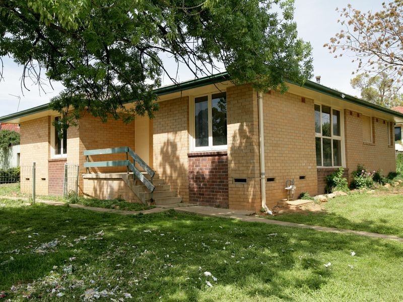 4 Blakemore Street, Ashmont NSW 2650