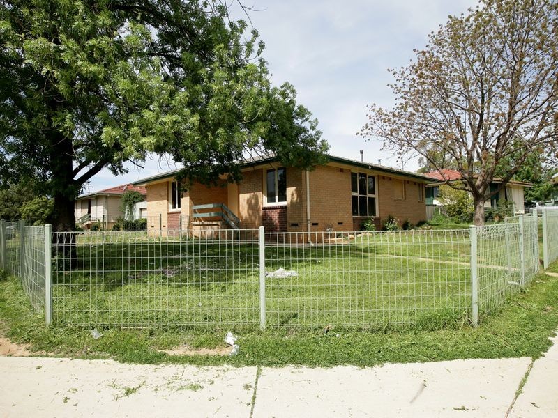 4 Blakemore Street, Ashmont NSW 2650