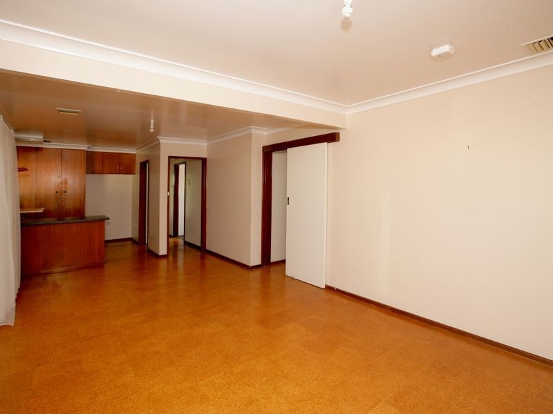 4 Quambi Place, Mount Austin NSW 2650