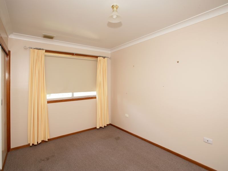 4 Quambi Place, Mount Austin NSW 2650