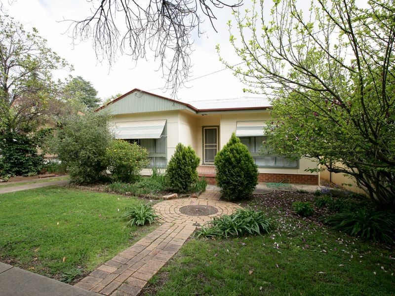 106a Macleay Street, Turvey Park NSW 2650