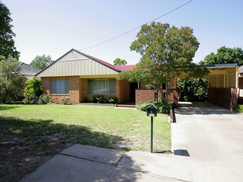 4 Acacia Street, Kooringal NSW 2650