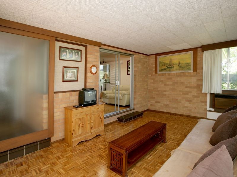 4 Acacia Street, Kooringal NSW 2650