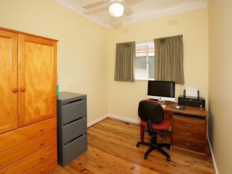 4 Acacia Street, Kooringal NSW 2650