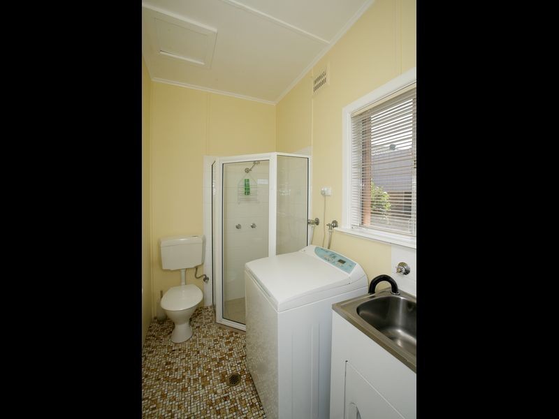 4 Acacia Street, Kooringal NSW 2650