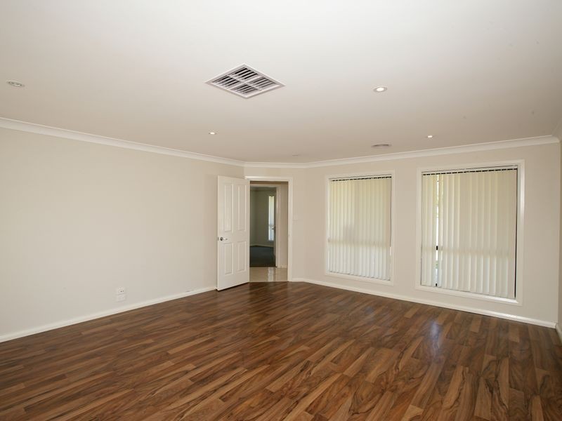 3 Barrima Drive, Glenfield Park NSW 2650