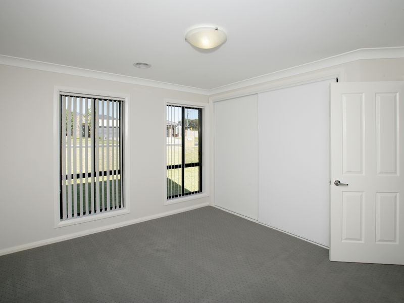 3 Barrima Drive, Glenfield Park NSW 2650