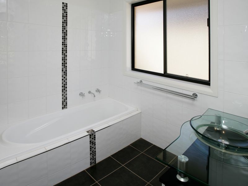 3 Barrima Drive, Glenfield Park NSW 2650