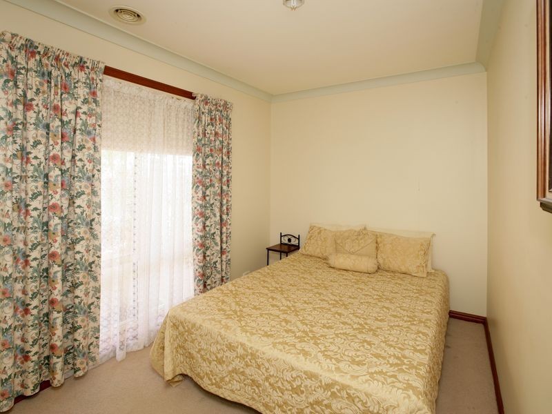 34 Simkin Crescent, Kooringal NSW 2650