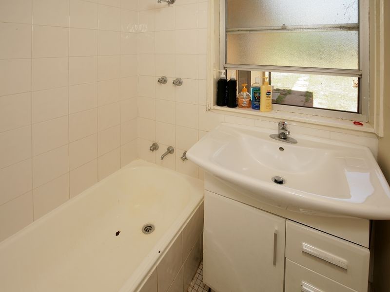 33 Callaghan Street, Ashmont NSW 2650