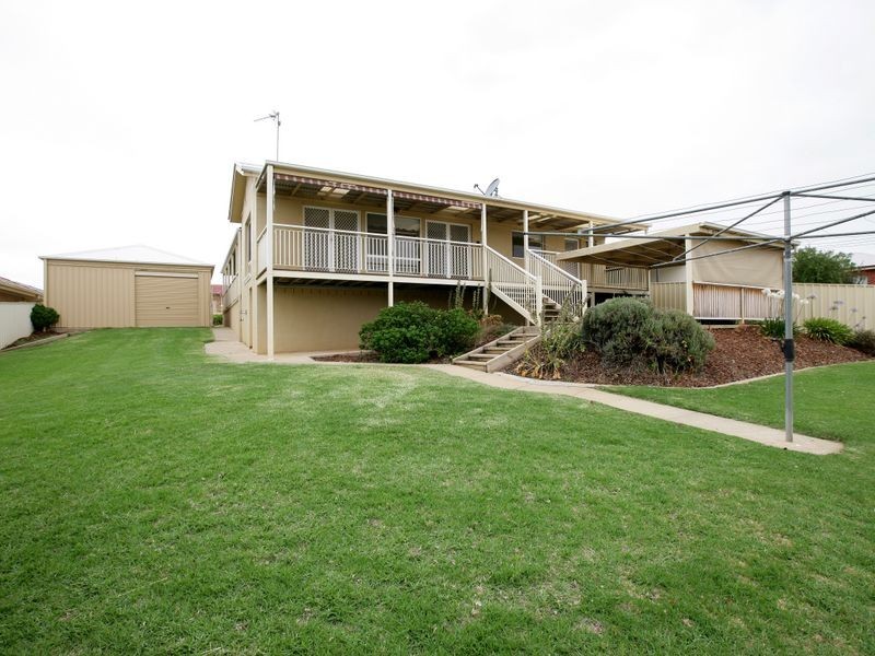 14 Hudson Drive, Lloyd NSW 2650