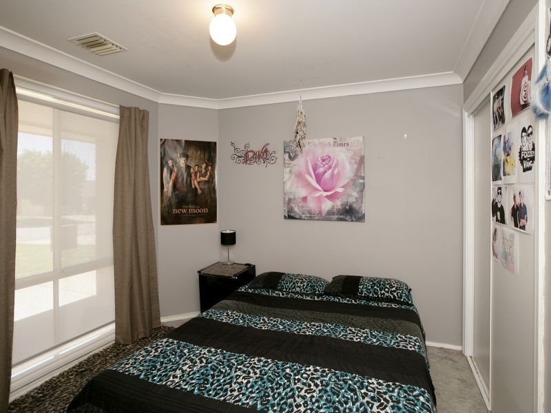 8 Boree Avenue, Forest Hill NSW 2651