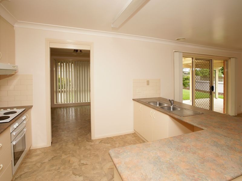 11 Fitzroy Street, Tatton NSW 2650