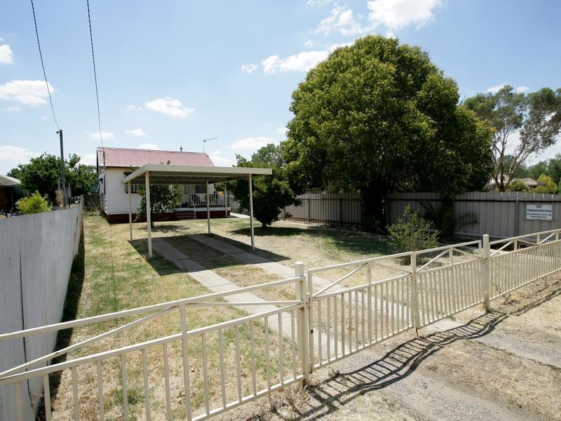 13 Henry Street, North Wagga Wagga NSW 2650