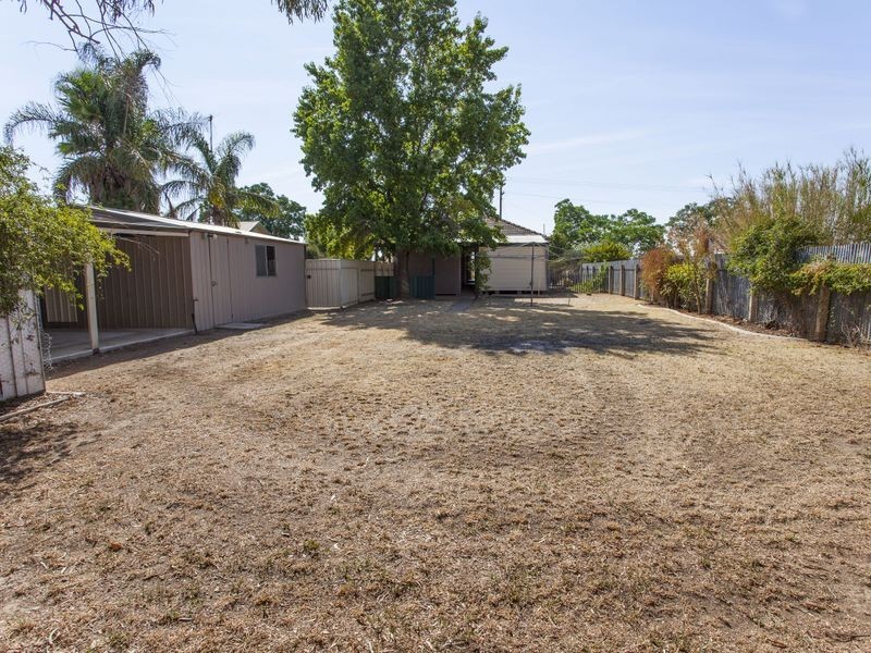 64 East Street, North Wagga Wagga NSW 2650