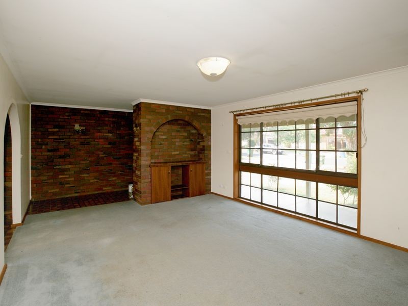 17 Fraser Street, Mount Austin NSW 2650