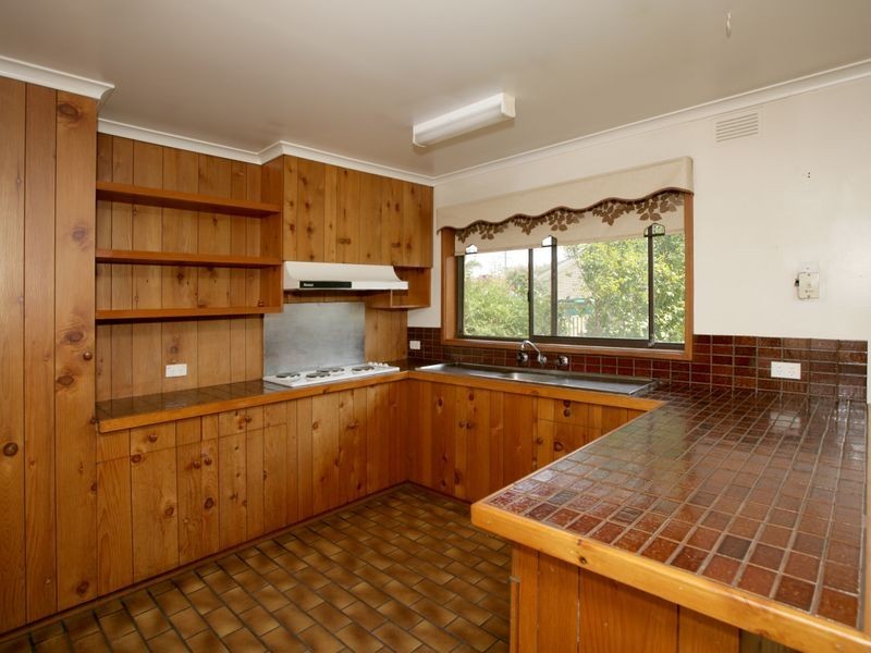 17 Fraser Street, Mount Austin NSW 2650