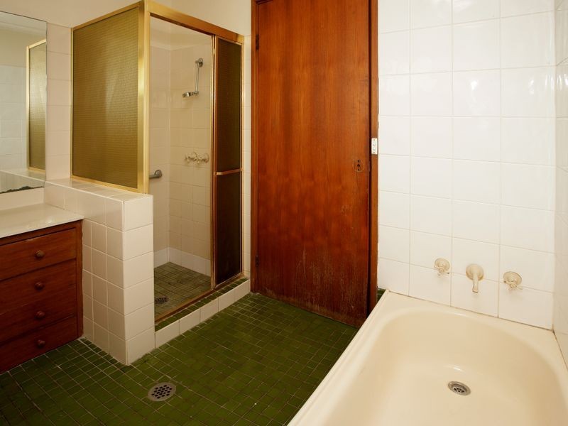 17 Fraser Street, Mount Austin NSW 2650